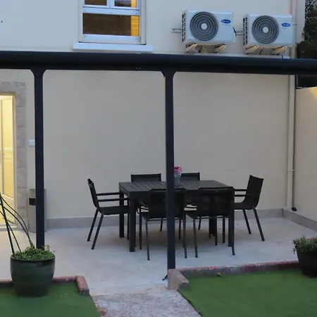 Deux Lits Separes Guest house Bondy